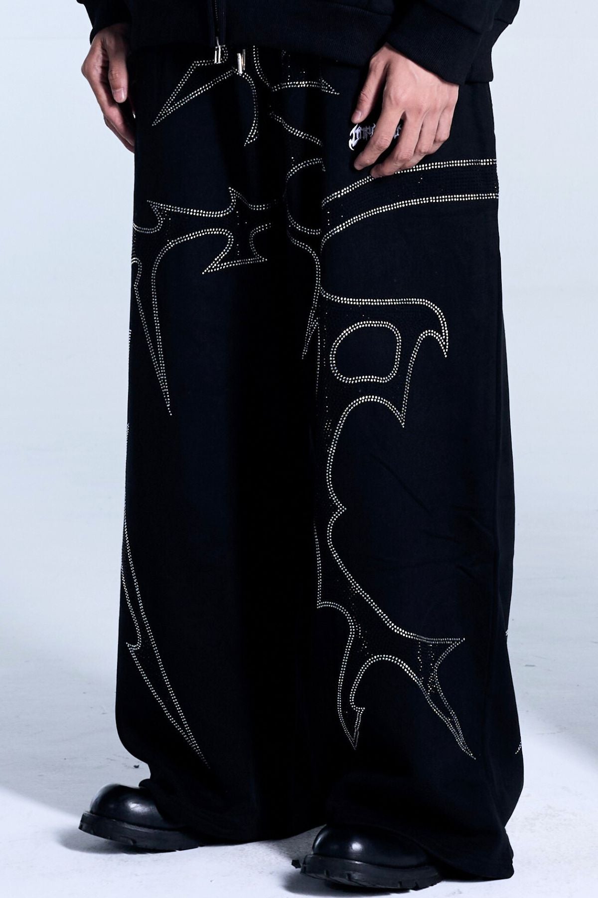 THORNS SWEATPANT BLACK – Unpractical