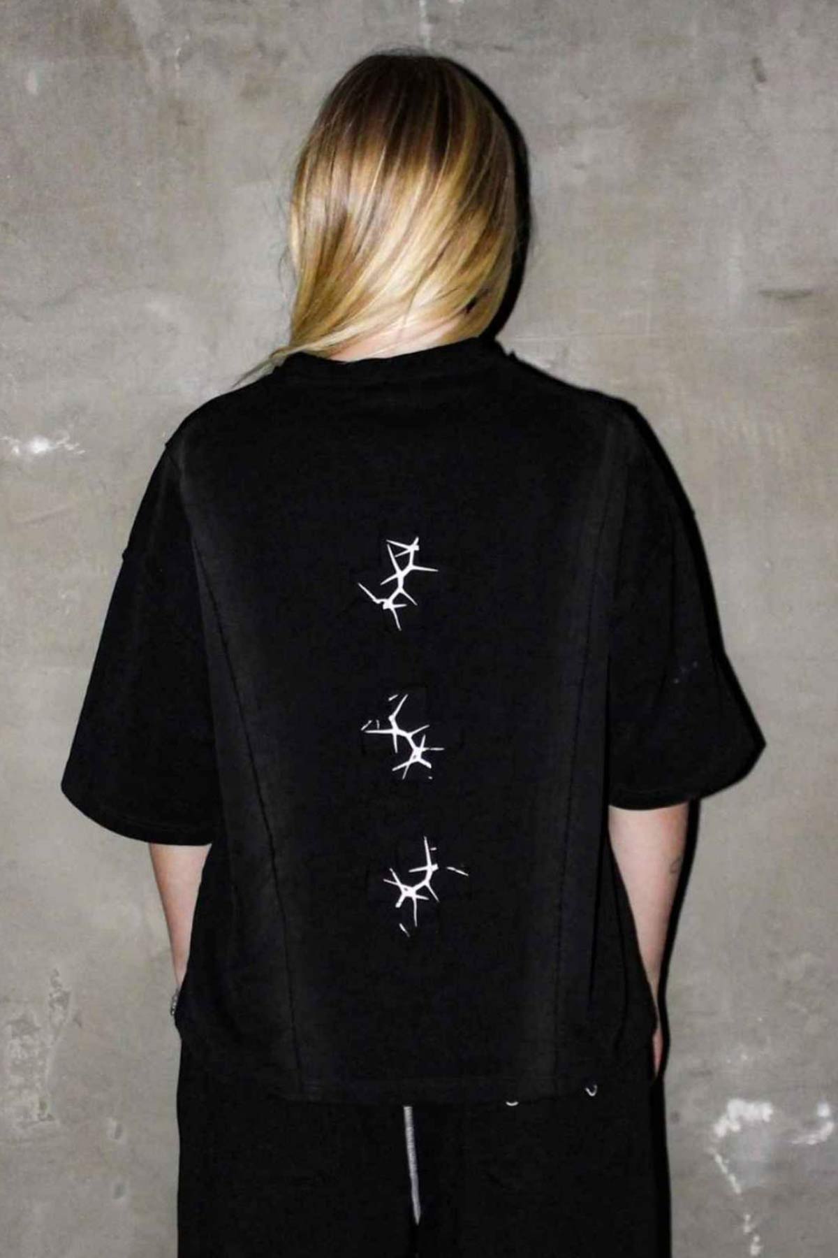 Black &quot;Thorns Tee&quot;