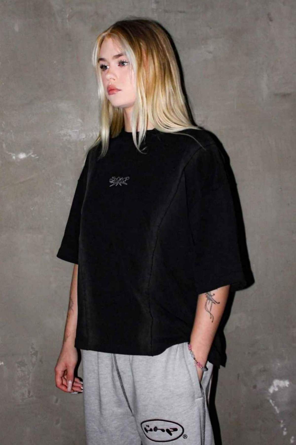 Black &quot;Thorns Tee&quot;